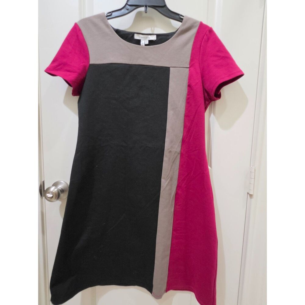 Max & Cleo Raspberry, black, & tan stretch dress Size Medium